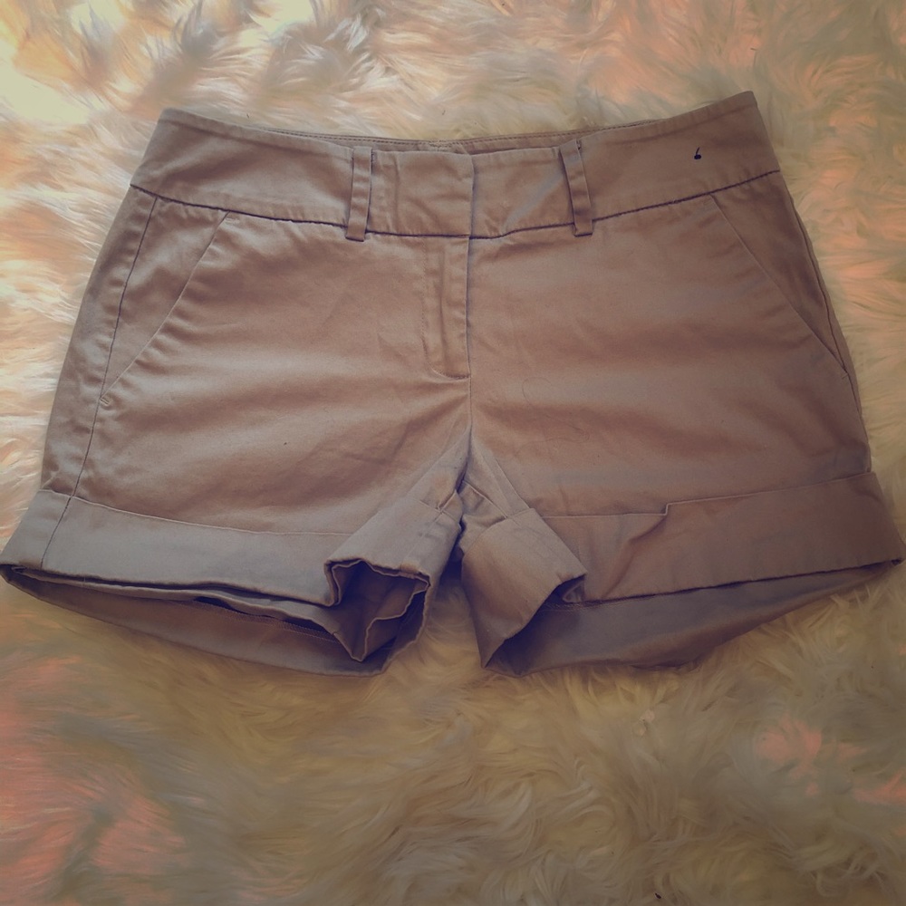 New York &Co khaki shorts